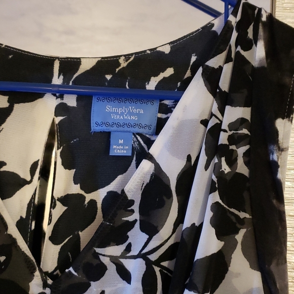 Dress - Picture 3 of 5